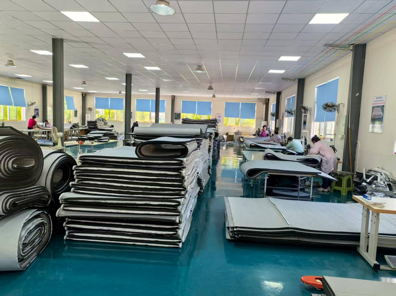 保温车间员工全力保供